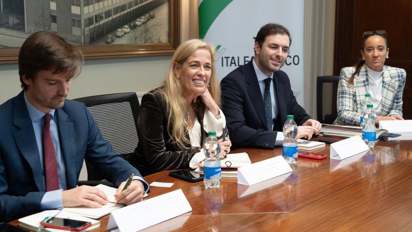 La consejera Rocío Albert durante la visita