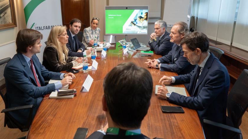 La consejera Rocío Albert durante la visita