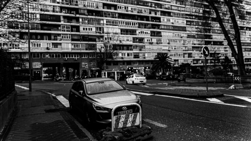 Fotografía urbana de una colmena de edificios de vivienda