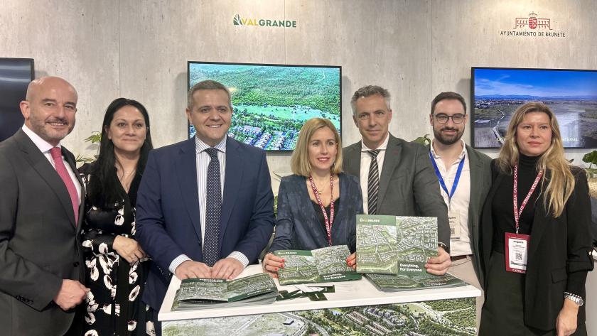 La Comunidad de Madrid refuerza en la feria MIPIM 2026 su liderazgo como destino europeo de inversión inmobiliaria Los consejeros Rodrigo y Novillo