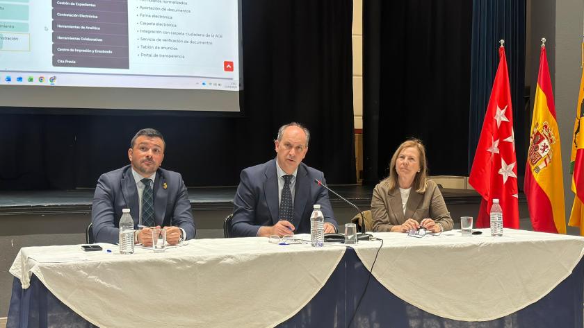 La Comunidad de Madrid se reúne con los alcaldes de las localidades de la Sierra Norte para abordar los proyectos de conectividad en la zona El consejero López-Valverde