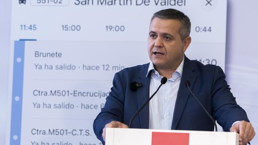 Rodrigo presenta el sistema de posición en tiempo real de los autobuses interurbanos del Consorcio Regional de Transportes de Madrid El consejero Jorge Rodrigo durante la presentación