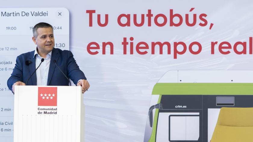 Rodrigo presenta el sistema de posición en tiempo real de los autobuses interurbanos del Consorcio Regional de Transportes de Madrid El consejero Jorge Rodrigo durante la presentación