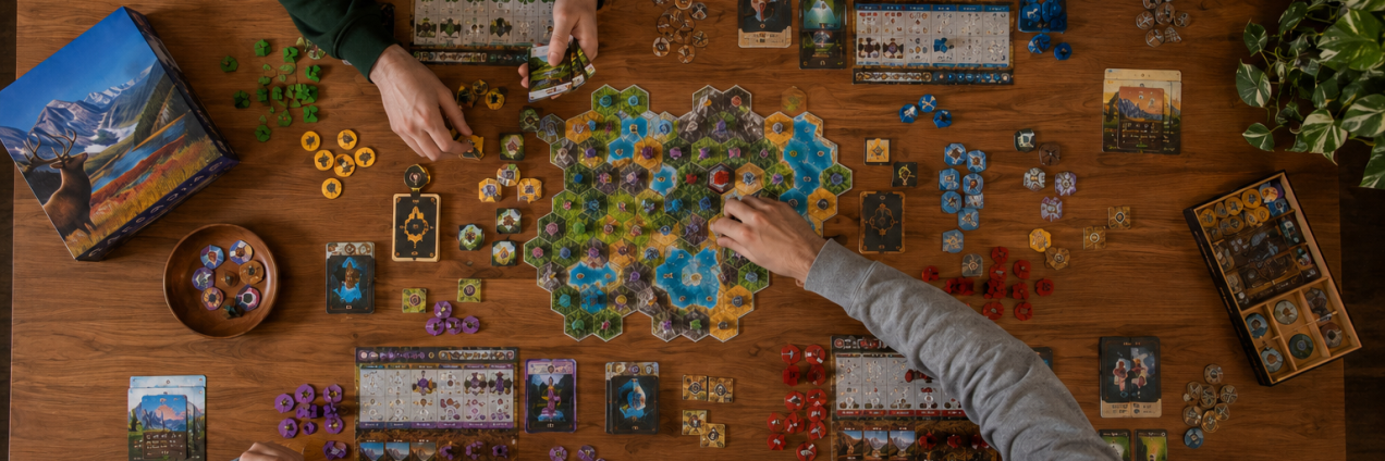 Personas jugando a juegos de mesa