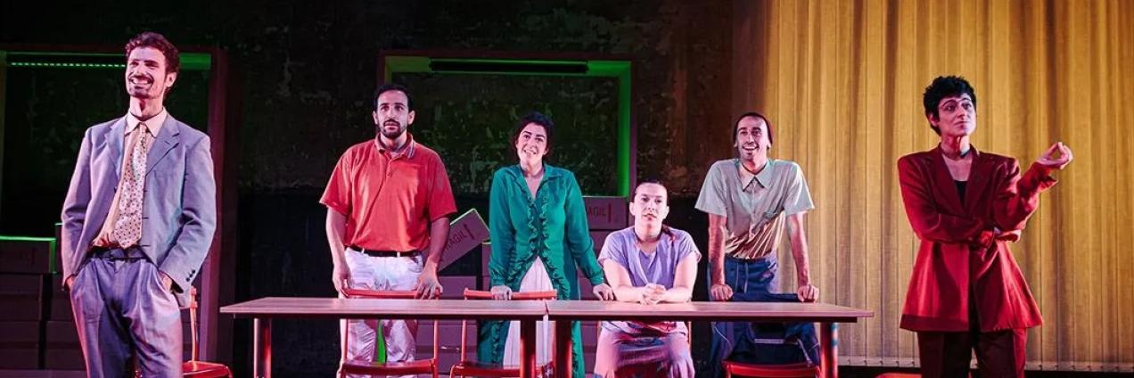 IMAGEN DE LOS ACTORES EN EL ESCENARIO
