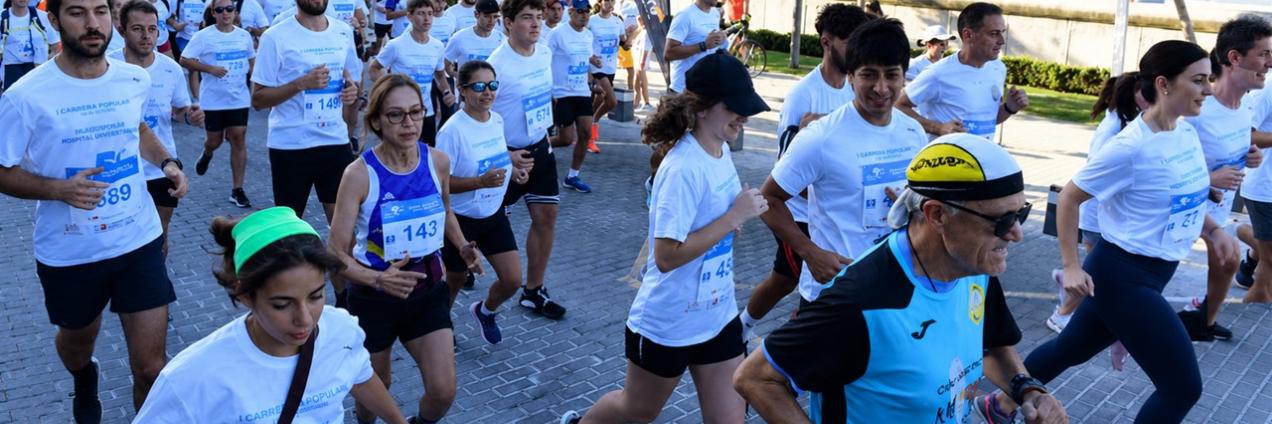 personas corriendo en una carrera
