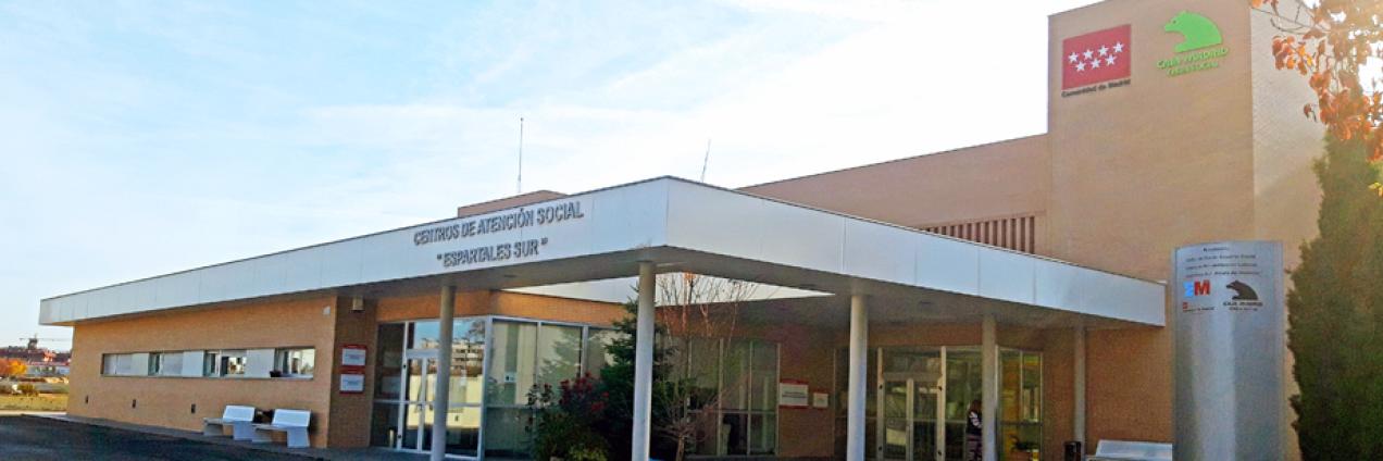 Fachada de la Residencia para personas con enfermedad mental Espartales Sur - Alcalá de Henares