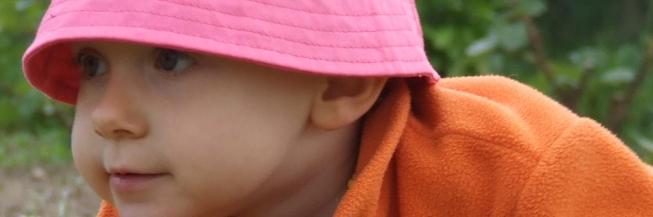 Niño con gorro