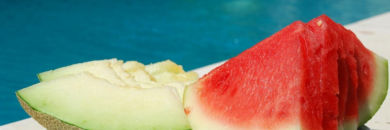 Trozos de melón y sandía cortados