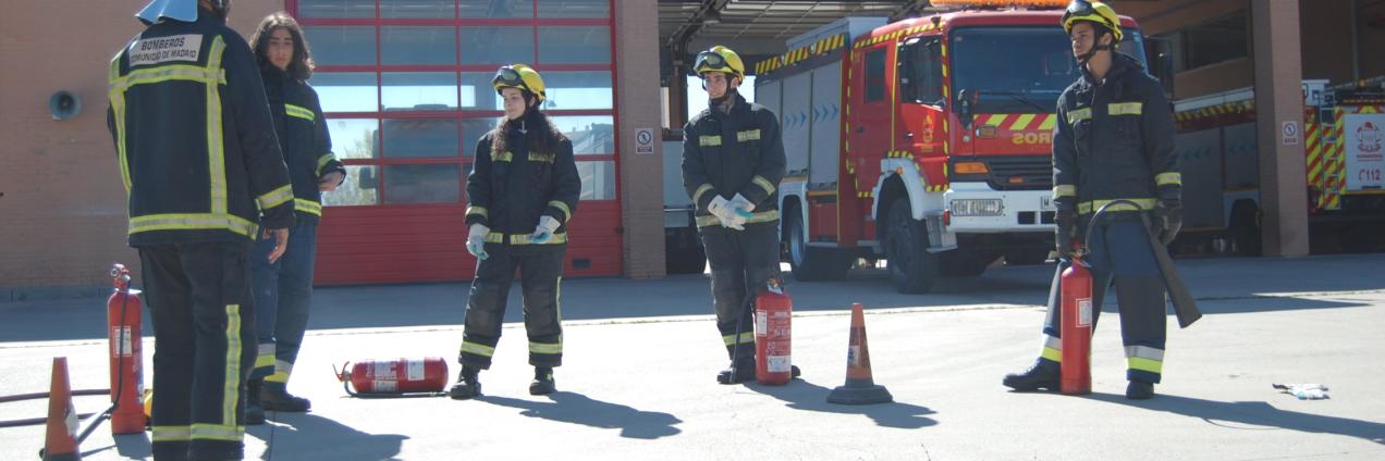 Taller de emergencias para jóvenes en un parque de bomberos de la Comunidad de Madrid