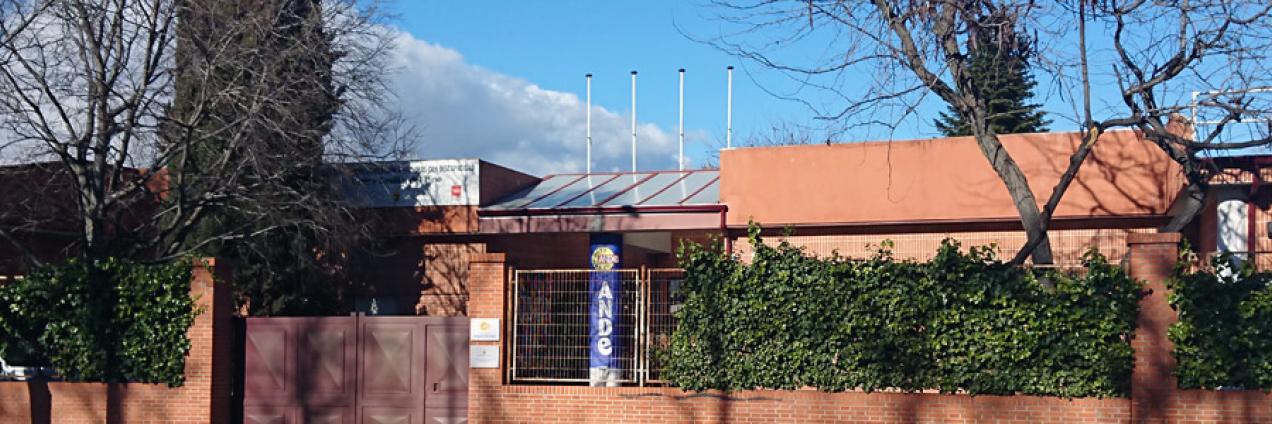 Fachada del Centro Ocupacional Municipal de Alcorcón Carlos Castilla del Pino