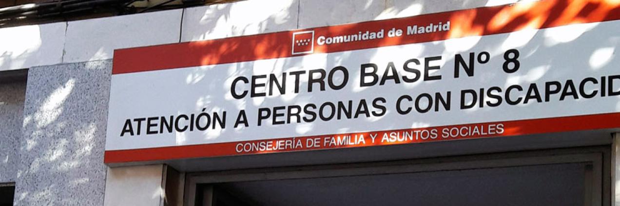 Cartel de la entrada del Centro Base Nº 8 de la Comunidad de Madrid