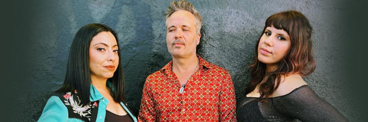 Foto de El Twanguero presentando Soñando California