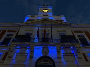 La Real Casa de Correos iluminada de azul por el Día Nacional del Donante de Órganos, Tejidos y Células