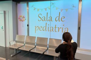 Un mural explica que estamos en la sala de pediatría del Centro de Salud San Martín de la Vega