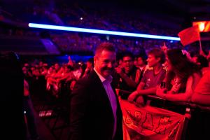 De Paco Serrano en la retransmisión de la final del Mundial de fútbol en el Movistar Arena