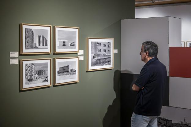 Exposición "Madrid en construcción, 1940-1985" Sala de exposiciones