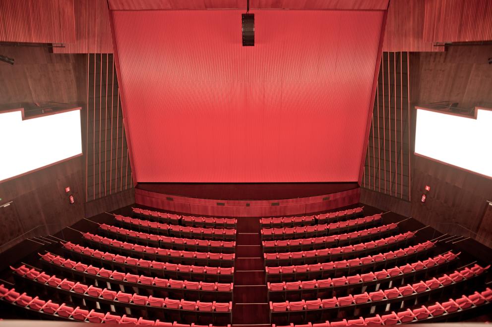 Teatros del Canal. Fotografía Miguel Ángel Gómez Patio de butacas y escenario de un teatro