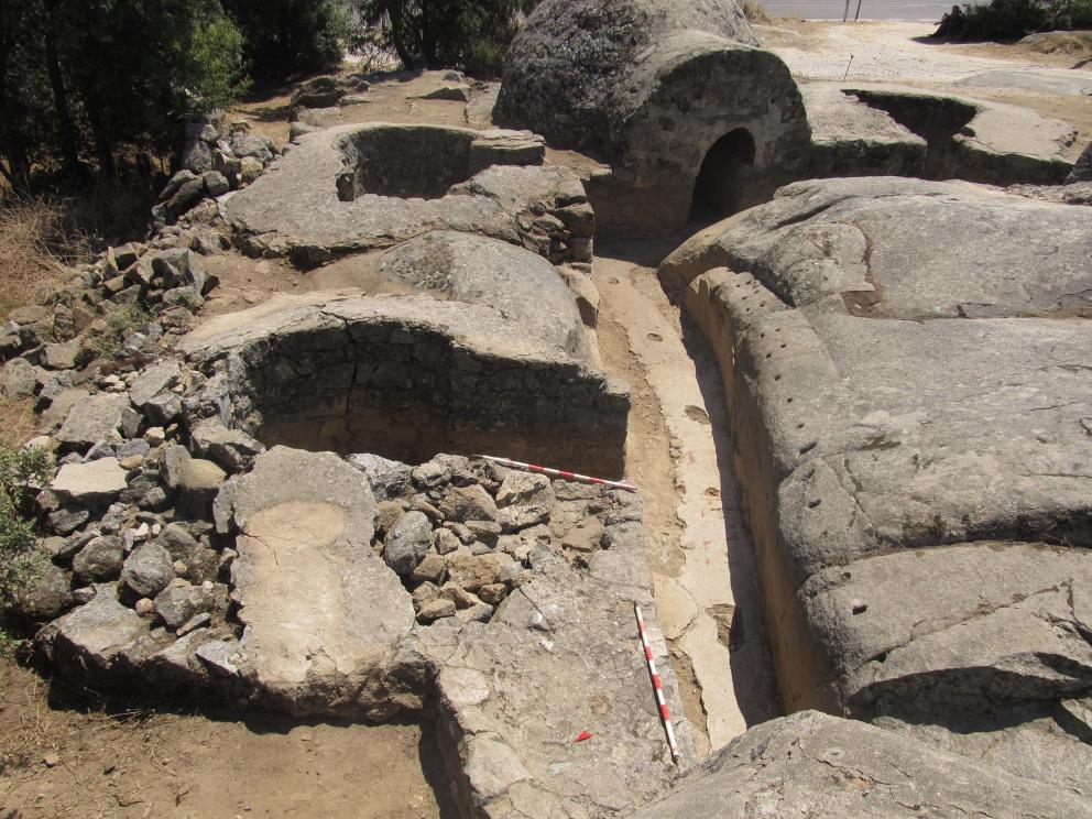 Imagen de pozos de tirador, fortín y trinchera de conexión en posición Calvario               