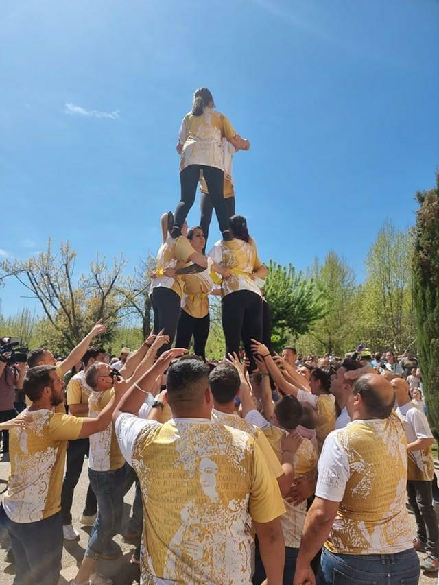 El «Día de la Caridad de la Virgen de la Poveda y sus Castillos Humanos Andantes»