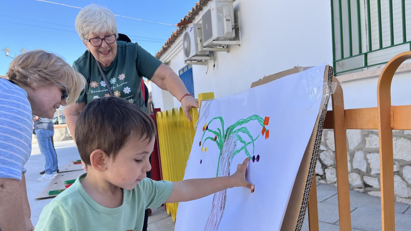 niños dibujando