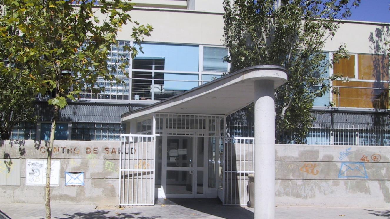 Fachada del CS Miguel Servet