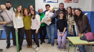 grupo de profesores y profesionales sanitarios durante la formación