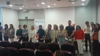 Foto de familia en el acto de entrega de los diplomas a las EIR