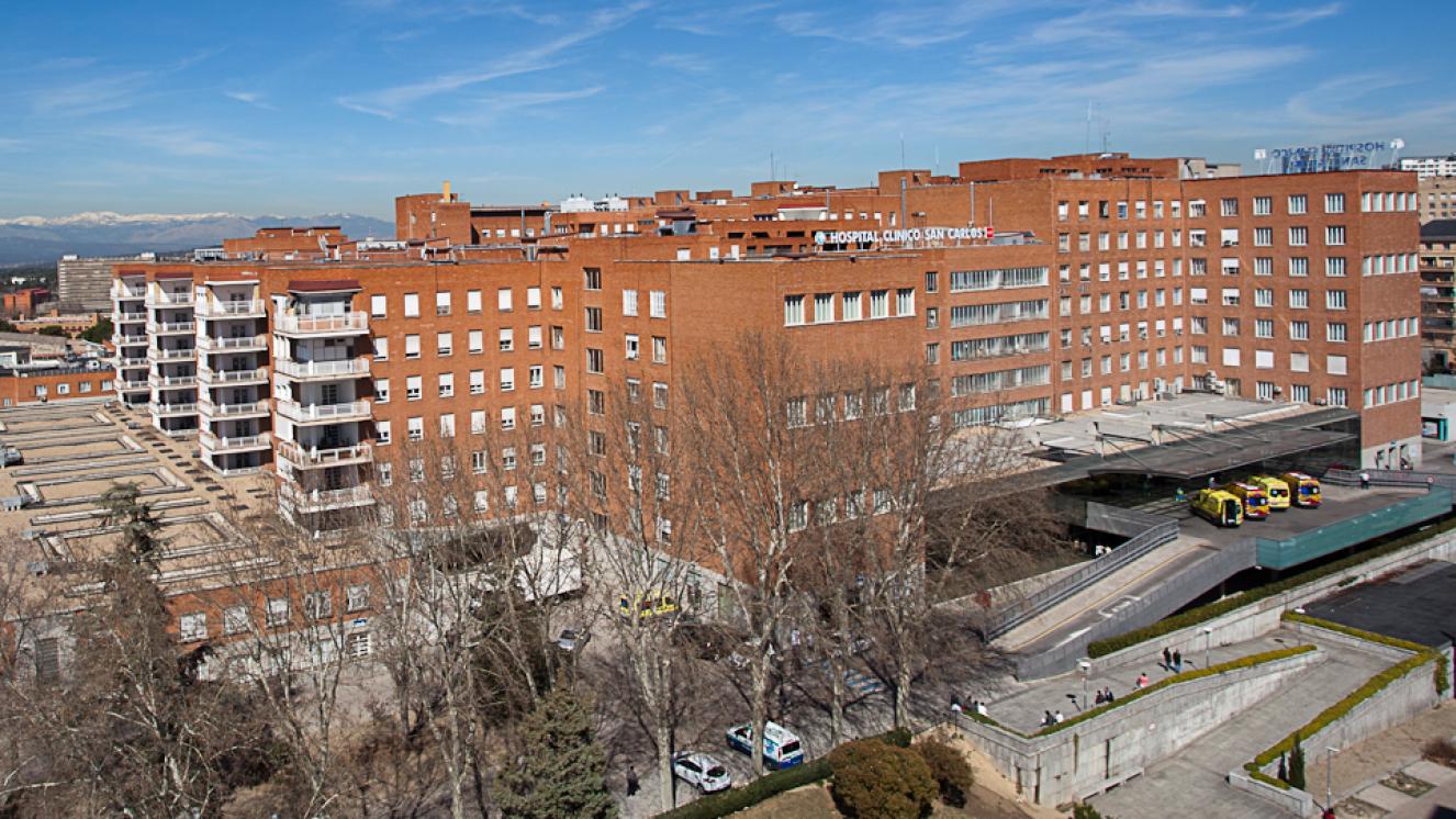 Muestra la fachada del Hospital  