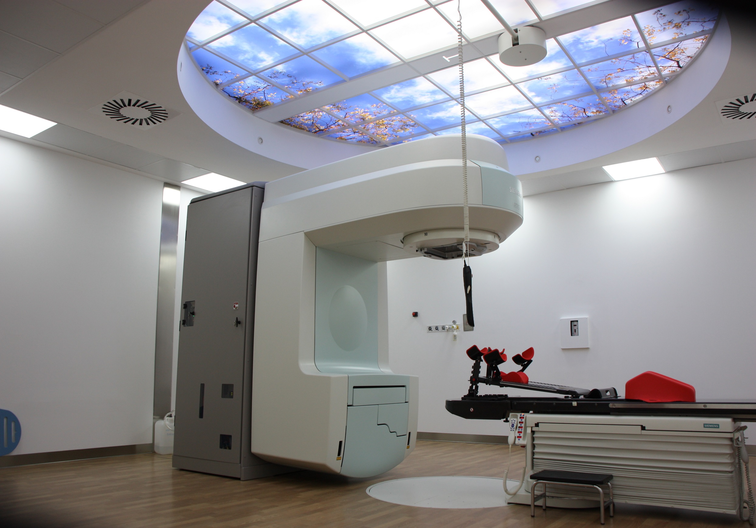 Sala de diagnostico por imagen con un acelerador lineal