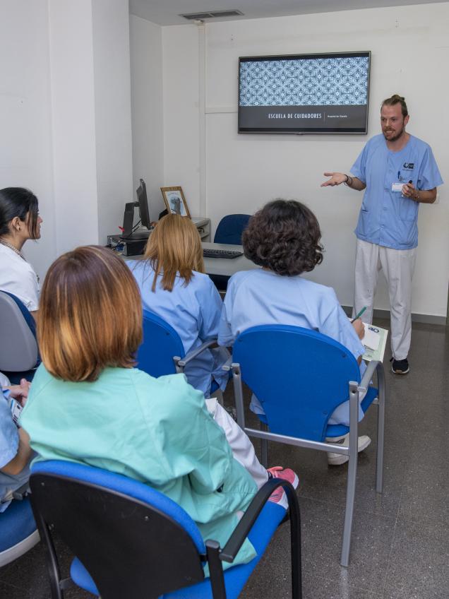 Ponente escuela cuiadores