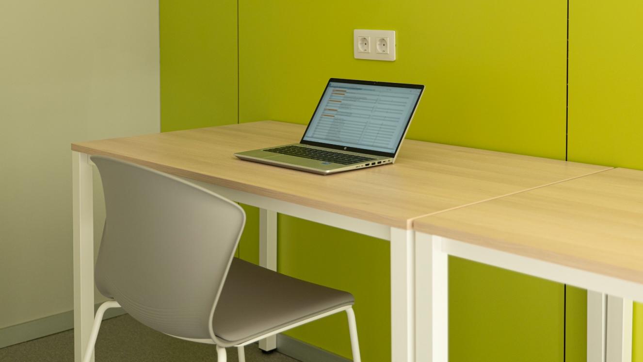 Espacio de trabajo disponible para pacientes y familiares