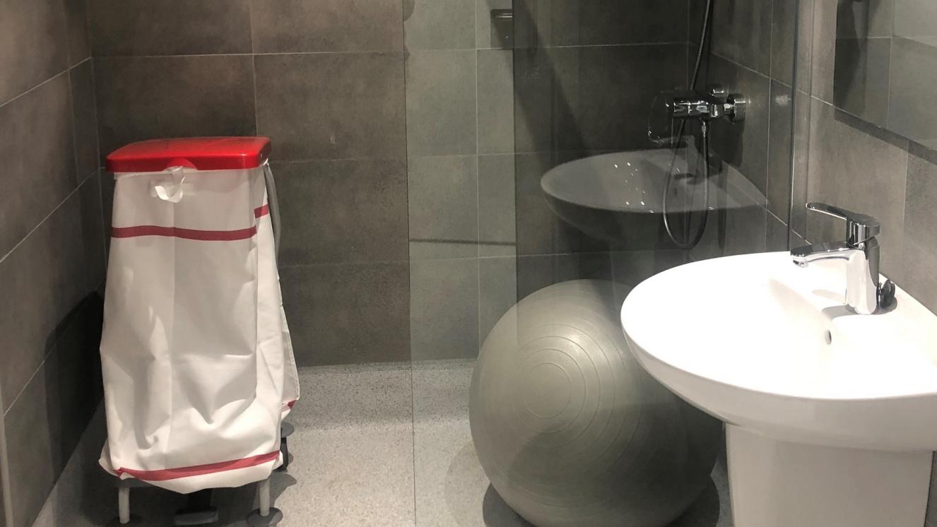 Baño en el área maternidad 