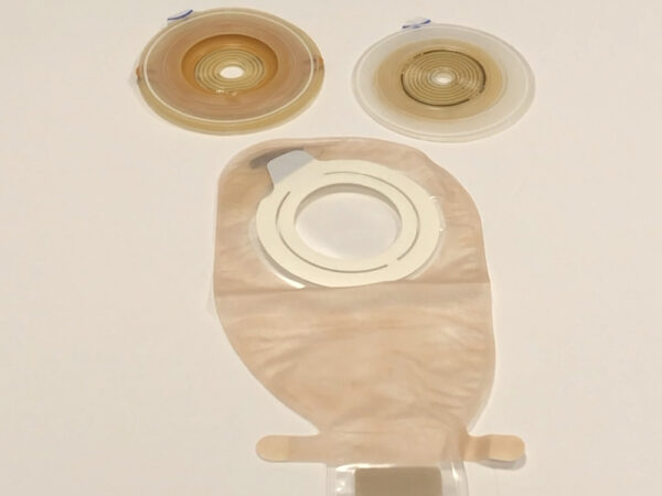 foto de varios dispositivos para ostomía