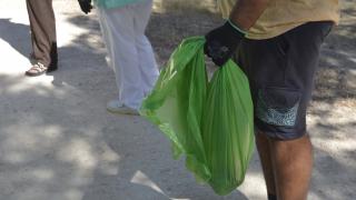 El hospital participa en una actividad de recogida de basuraleza en el marco del Día Mundial del Medio Ambiente