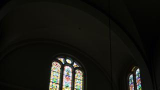 Vidrieras policromadas de la capilla