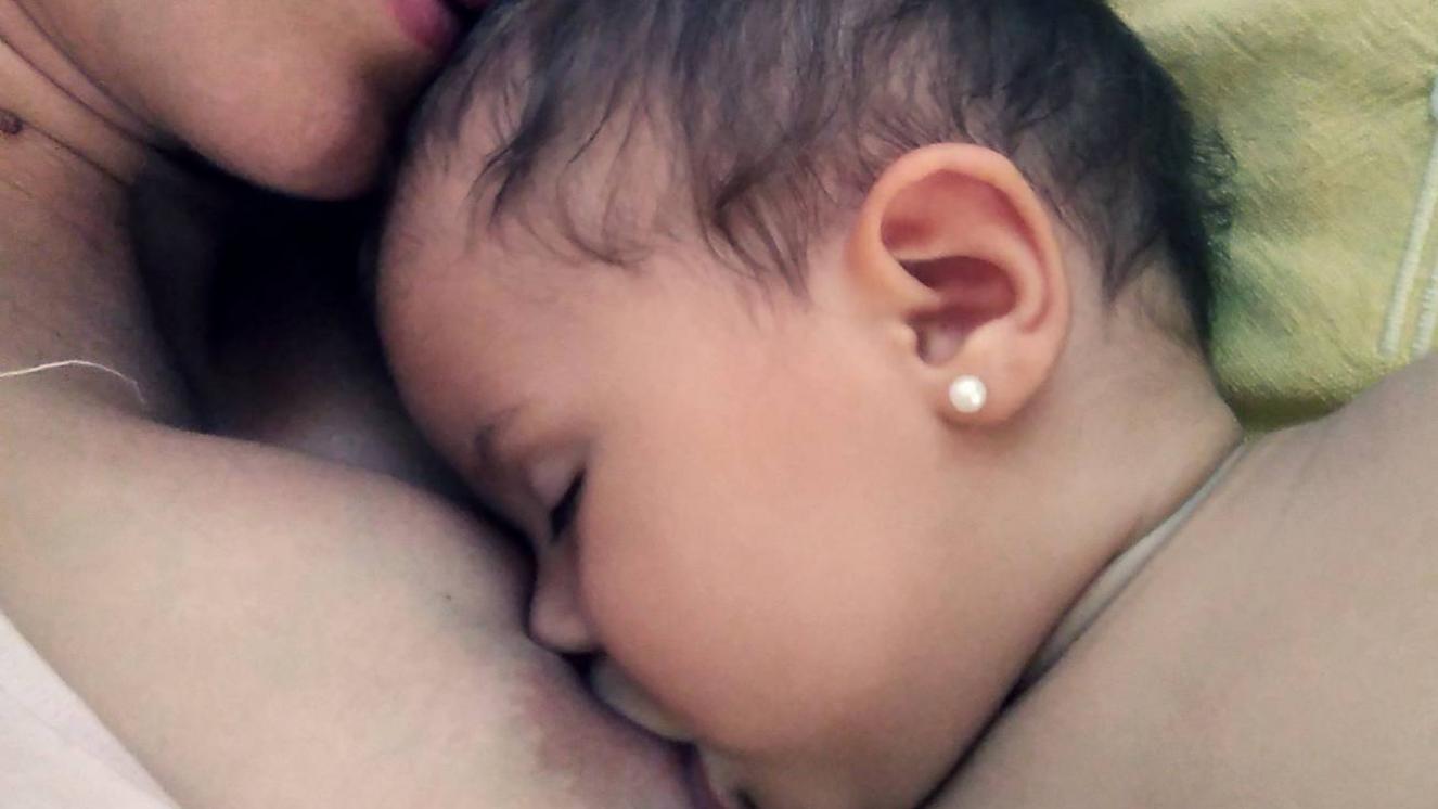 Hospital Severo Ochoa | Pediatría - Lactancia Materna - Madre con bebé amamantando