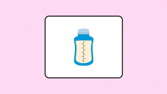 Icono azul con contenido de leche materna sobre fondo rosa