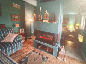 Salón con chimenea en la Sierra de Guadarrama
