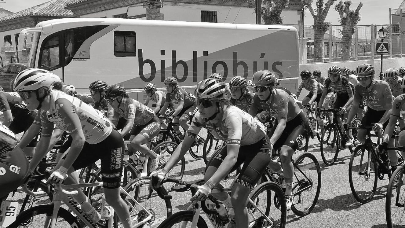 Bibliobús - Vuelta ciclista