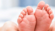Imagen de pies de un bebé