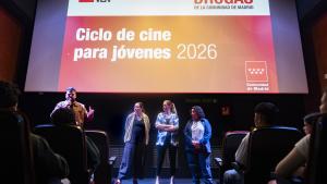 La consejera Ana Dávila en la proyección de la película La infiltrada