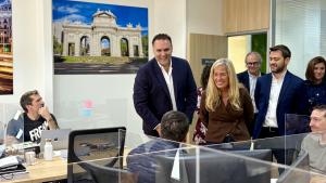 La consejera Albert en su visita al E-Social Hub