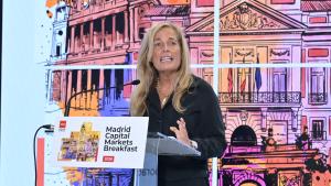 La consejera Albert en la clausura del foro de CaixaBank y BBVA