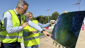 El consejero Carlos Novillo durante la colocación de la primera piedra en uno de los nuevos desarrollos urbanísticos de Brunete