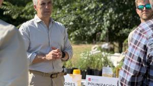 Novillo visita los trabajos apícolas del IMIDRA y la Asociación de Defensa Sanitaria Apícola El consejero Carlos Novillo durante la visita a los trabajos apícolas