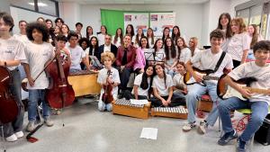 La consejera Mercedes Zarzalejo durante la celebración del Día de Europa en el instituto público Gerardo Diego de Pozuelo de Alarcón
