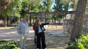 El viceconsejero José Antonio Sánchez durante su visita para conocer el avance de los trabajos en el municipio