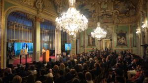 Fátima Matute y Miguel Ángel García en la toma de posesión de la nueva Junta de Gobierno del Colegio Oficial de Farmacéuticos de Madrid