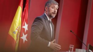 El portavoz de la Comunidad de Madrid atiende a los medios de comunicación desde la Real Casa de Correos